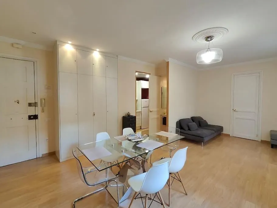 Elegant Apartment Rambla Badal Barcelona 0*,